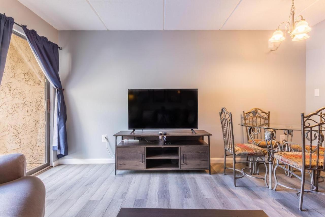 Family Bear Condos, Full King Suite, Kitchen, Pool Access Unit 103 Гатлинбург Экстерьер фото